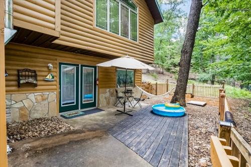 Hickory Hideaway on the Lake