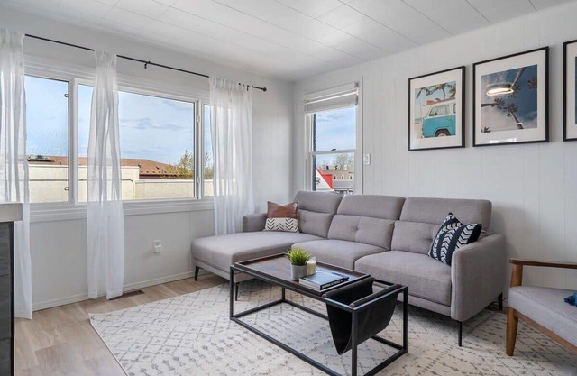 Hidden Loft | 3-Bedroom | Walk to Beach | Sleeps 6