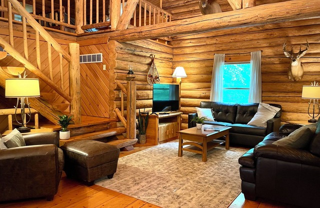 Hidden Log Cabin | Hot Tub | Ping Pong | Family |