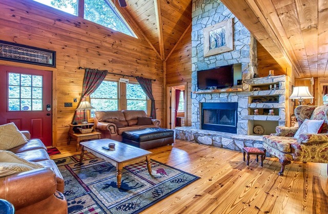 Hidden Mountain Respite - 5 bedrooms, 2 Bath, Game Room, Hot Tub, Firepit,