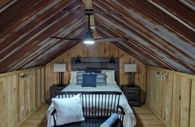 Hidden Oaks Lavish Cabin #2