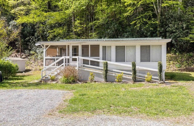 ¡¡¡Cotizada recientemente!!! "Streams & Dreams" Riverfront Home