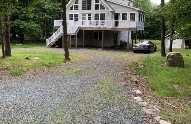 Hidden Woods Chalet 6BR on Lake Towamensing 0.5 miles away