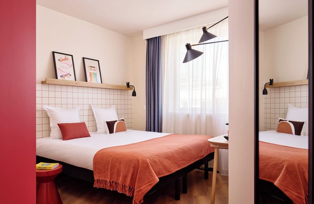 Hife Paris Issy