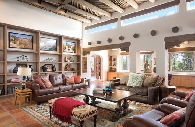Hacienda del desierto alto con 5 habitaciones / 4 baños y minutos de la Plaza