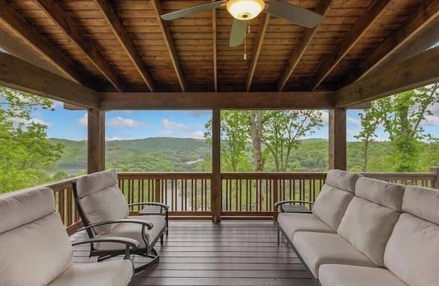 High elevation, fabulous Lake Glenville views with lake access!