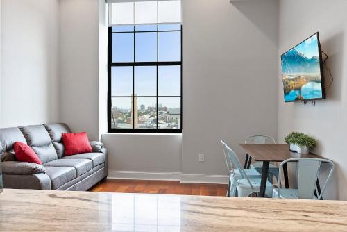 High-end 1br W Rooftop Amenities