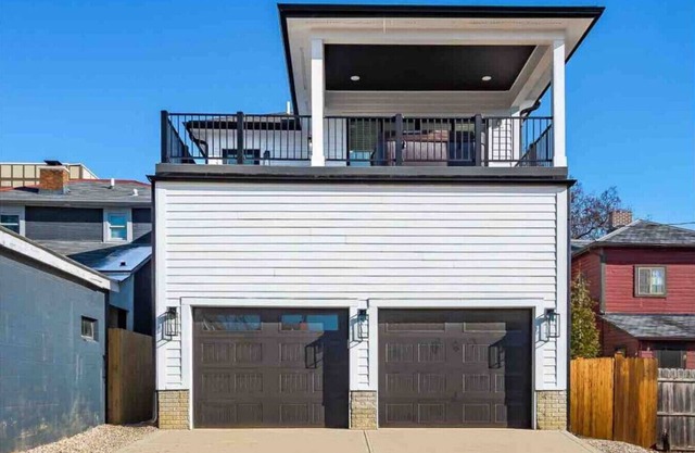 High End New Build, Rooftop Hot Tub, City Views!