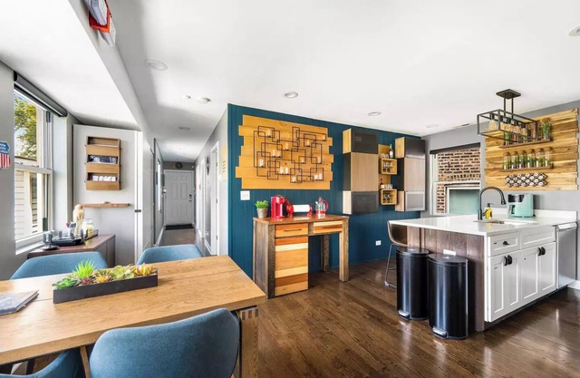 High-Style Oasis in Heart of Chicago + Free EV Charger!
