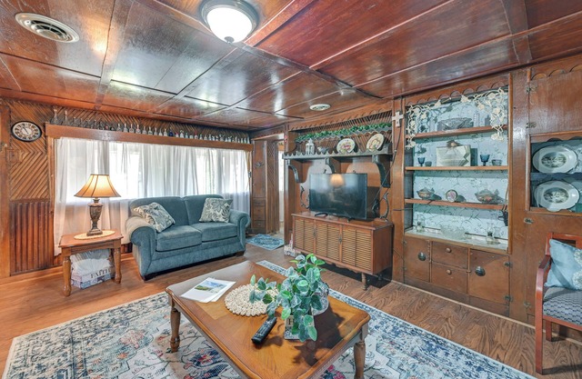 Hike & Fish: Rustic, Timeless McKee Home w/ Yard