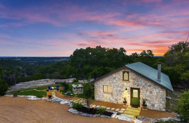 Hill Country views, beautiful sunsets, private, and natural wildlife.