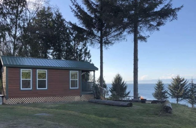 Hill Crest Cabin en Whiskey Creek Beach NW