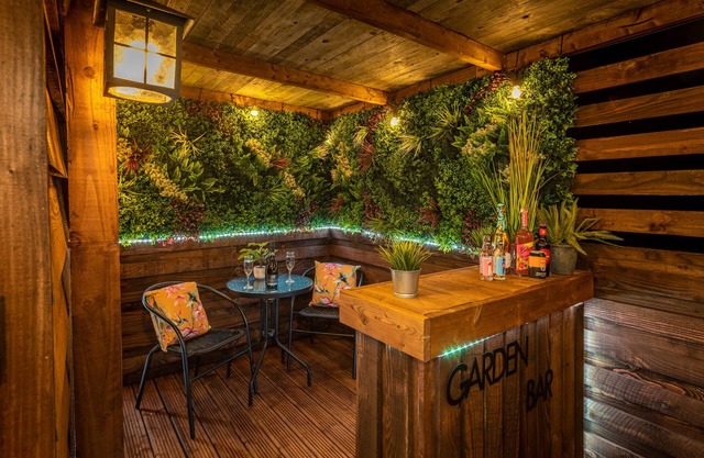Extravagante y elegante, esta cabaña de pastores tiene unas vistas impresionantes.