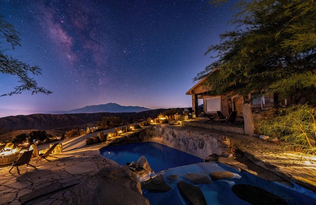 Hilltop Haven: Majestic Views, Tranquil Pool & Spa