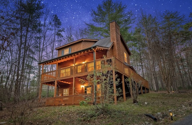 Hilltop Hideaway - Fall Foliage, Wineries, Hikes, Cozy Nights & Fast WiFi