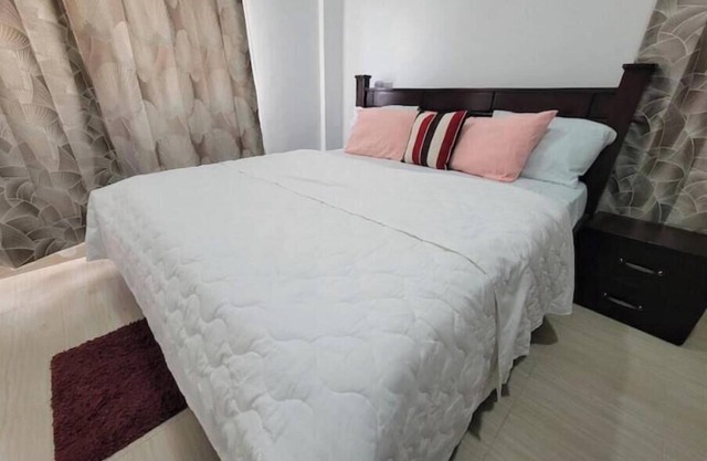 HillView 1 Bedrm Home with Swimming Pool @Kwabenya