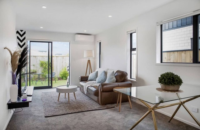 Hillview Hideaway: 2-BR Serenity