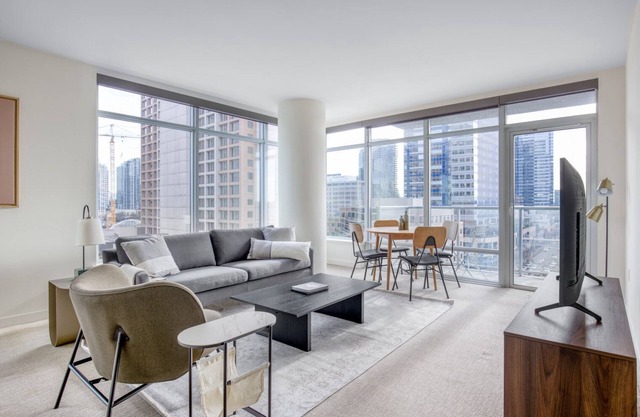 Hip Bellevue 2BR w/ Gym & A+ Views, near Downtown Park, by Blueground