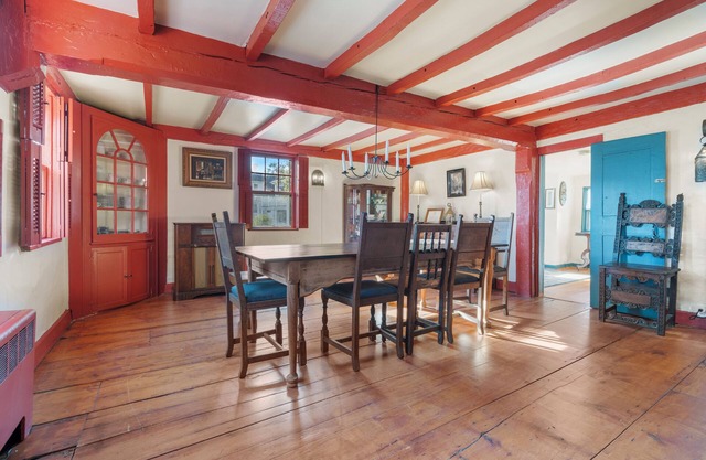 Historic 1686 Home Near Downtown l 5BR Retreat