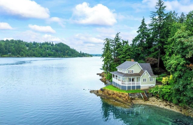 Historic Beach Cottage on The Puget Sound