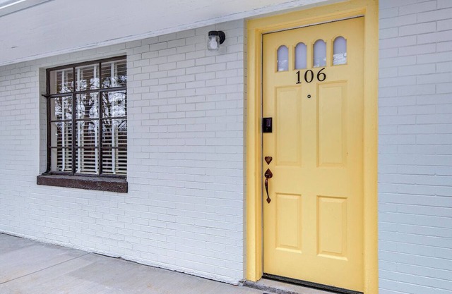 Historic Blue Ridge Tourist Court - Queen Deluxe