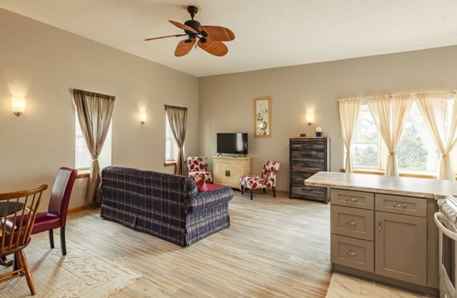 Historic building with comfortable rooms in De Soto