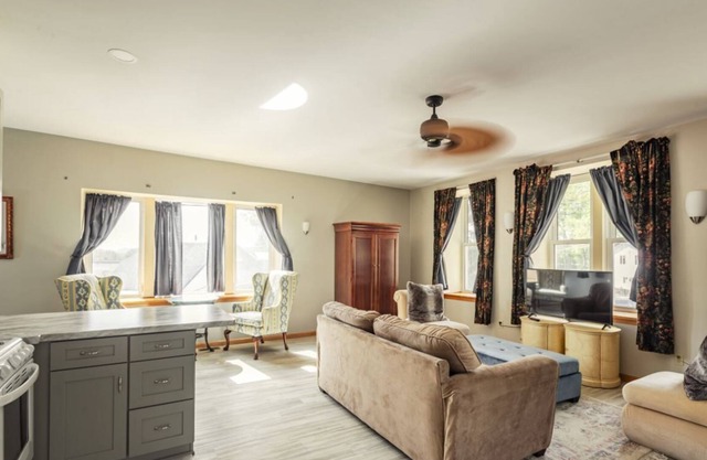 Historic building with comfortable rooms in De Soto