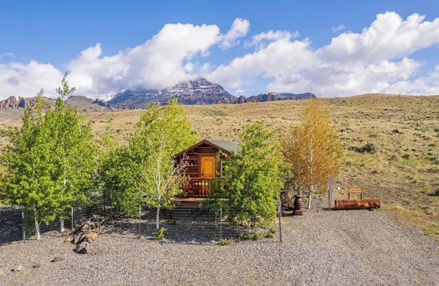 Cabaña de madera completamente renovada en el camino a Yellowstone