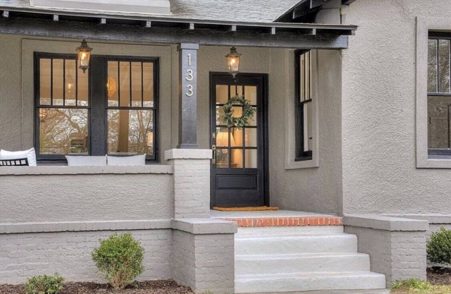 Historic charm near downtown/Bruce's Field