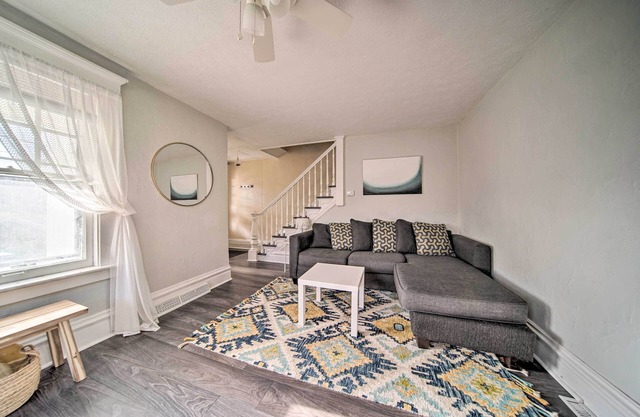 Historic Family Home 2 Mi to Lake Erie & Zoo!