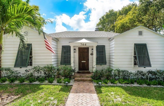 Historic Flamingo Park Pool Home in Downtown WPB