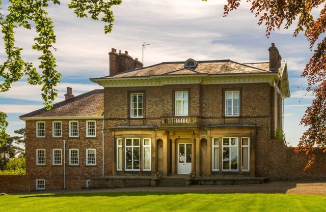 Brook Hall en Wighill, Yorkshire, es una gran mansión familiar construida en 1835.
