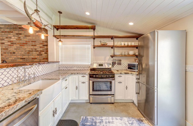 Historic Whitt Home: Jewel of Rexburg!