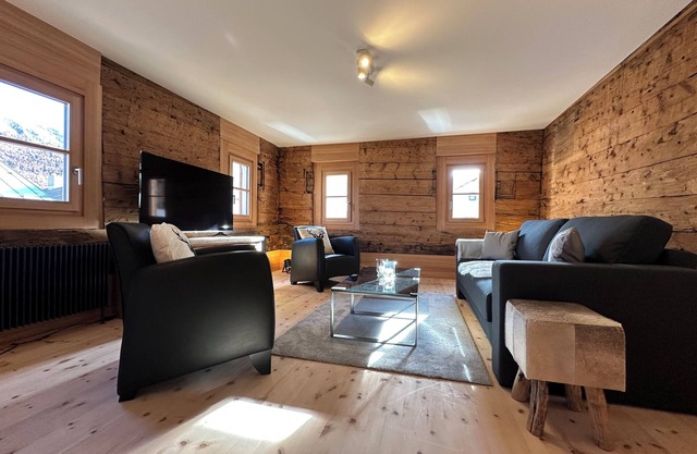 Historica Apartment: Elegant Living in an Engadine House