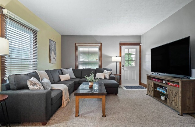 Historical District|Fully equipped|3 Beds|Sleeps 6