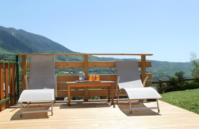 Casa de vacaciones 'Gentianes Bleues' con vistas a la montaña, terraza privada y jardín privado