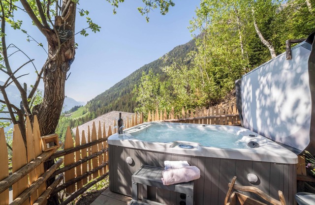 Apartamento " Bergsuite" con vistas a la montaña, balcón, jardín y Wi-Fi