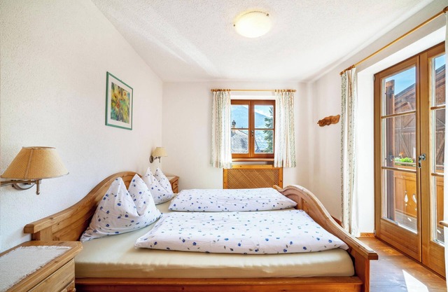 Apartamento vacacional "Hof am Schloss Enzian" con vistas a la montaña y Wi-Fi