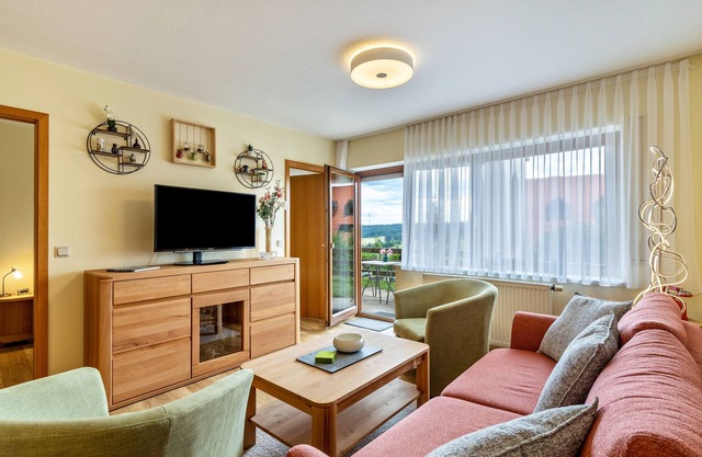 Apartamento vacacional 'Auszeit' con vistas a la montaña, terraza privada y wifi