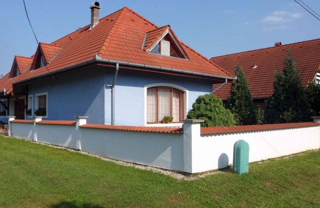 Apartamento vacacional con piscina, grill y lavavajillas