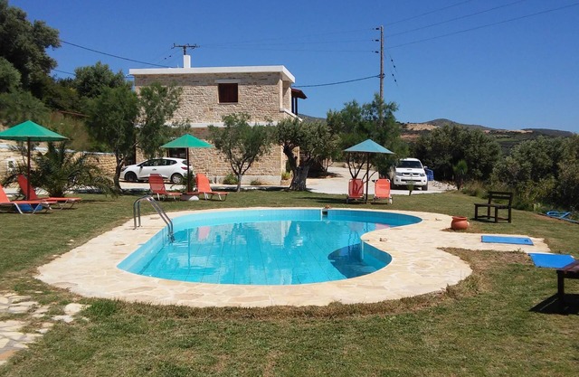 Apartamento en el campo con piscina, amplio jardín, wifi | Triopetra, Creta