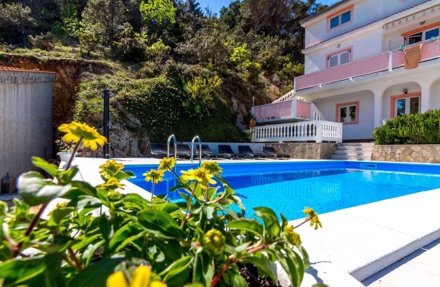 Apartamento vacacional con piscina e Internet
