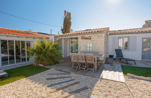 Casa de Vacaciones 'L’hirondelle' con Terraza Privada, Jardín Privado y Wi-Fi