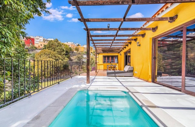 Casa Vacacional 'Una Canaria Moderna' con Wi-Fi y Aire Acondicionado