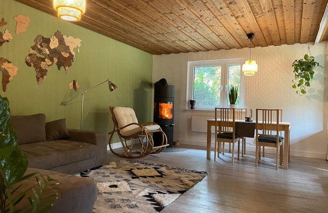 Casa de vacaciones 'Am Neubäuer See' con terraza privada, jardín comunitario y wifi