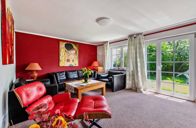 Casa de vacaciones 'Austernfischer Haus Sonnenschein' con terraza compartida, jardín privado y Wi-Fi