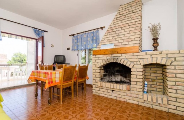 Holiday Home Blue Vineyard- Three Bedroom House with Terrace and Sea View