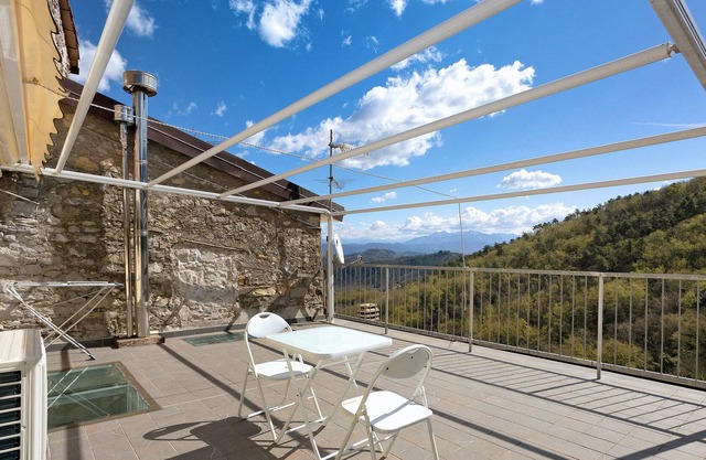 Casa de vacaciones 'Campagna 5 Terre' con vistas a la montaña, Wi-Fi y aire acondicionado