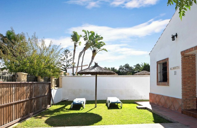 Casa de vacaciones "Casa Alberto" En la playa con terraza, jardín y Wi-Fi