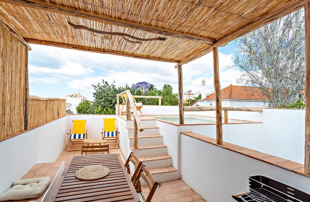 Casa de vacaciones 'Casa Dos Avos' con piscina privada, Wi-Fi y aire acondicionado